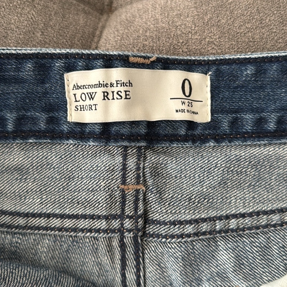 Abercrombie & Fitch Low Rise women’s short - Picture 2 of 5
